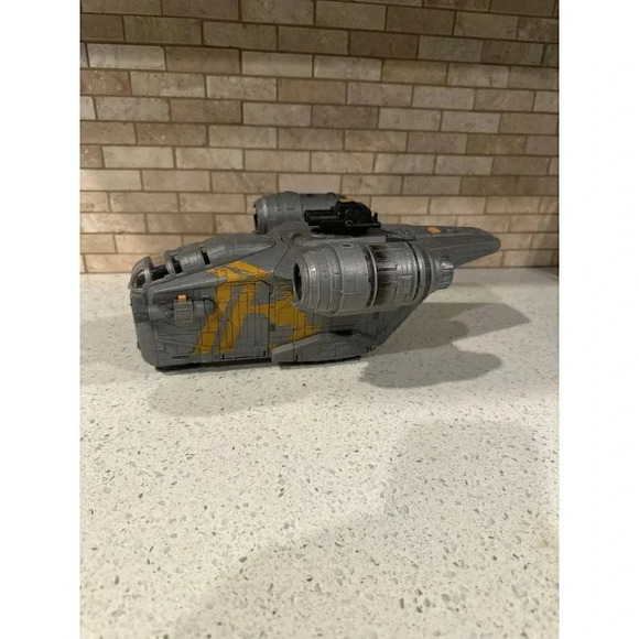 Star Wars Mandalorian Razor Crest Ship Rare ba - Picture 3 of 10